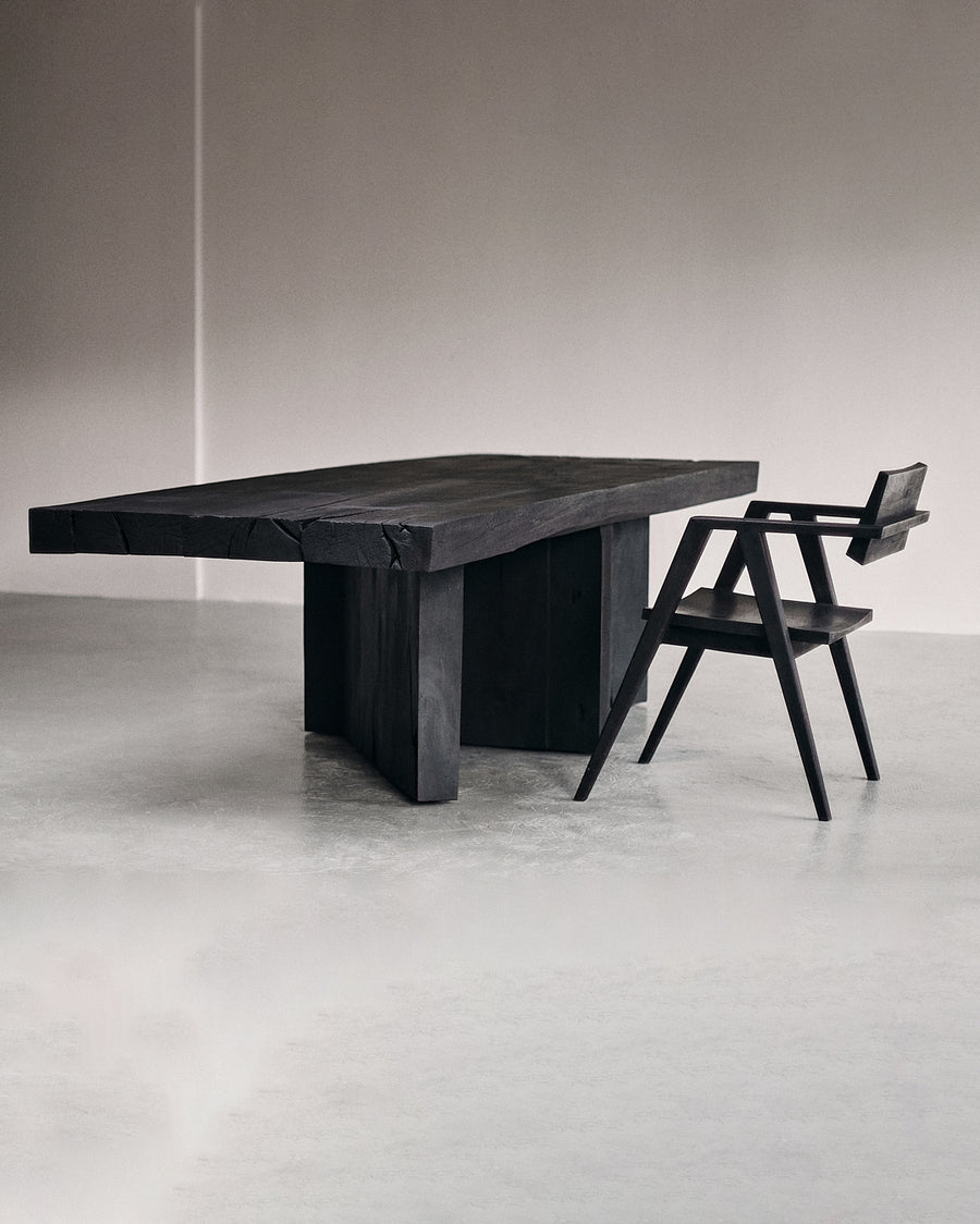 Arcos Dining Table